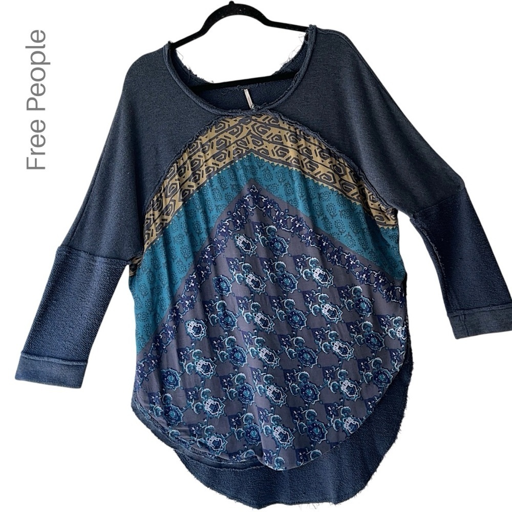 FREE PEOPLE DEL REY SWEATSHIRT RELAXED FIT FRENCH TERRY BLUE MULTI-PRINT MEDIUM